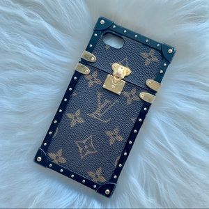 Louis Vuitton iPhone 7/8 Trunk Case